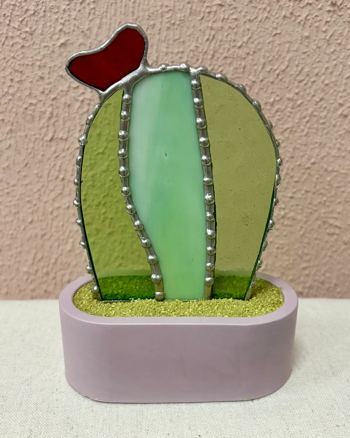 cactus groen in paars potje met rode bloem speciale soldeertechniek zilver